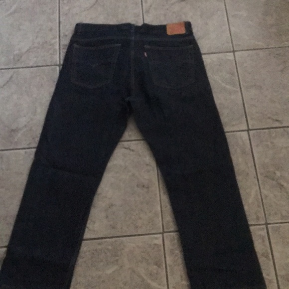 Black Levi jeans - Picture 3 of 4